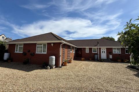 5 bedroom detached bungalow for sale, Bellevue Road, Cowes