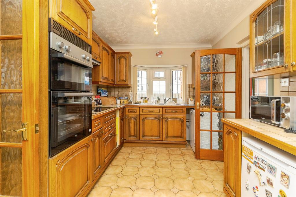 House in Newport Pagnell - View 3