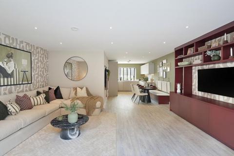 3 bedroom semi-detached house for sale, at Elmstead RG40