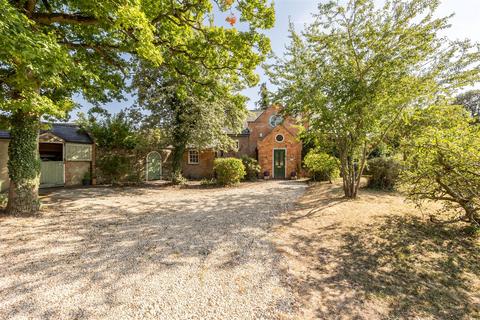 4 bedroom detached house for sale, Medcroft Road, Tackley