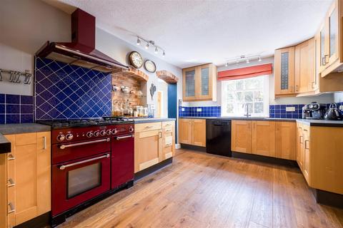 4 bedroom detached house for sale, Medcroft Road, Tackley