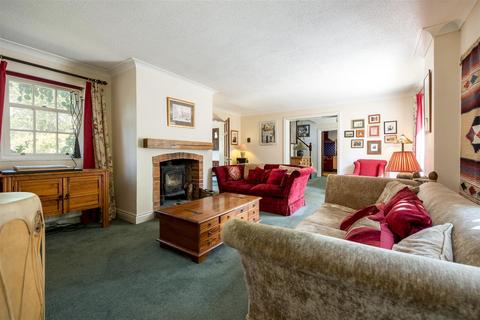 4 bedroom detached house for sale, Medcroft Road, Tackley