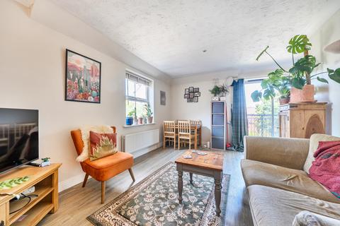 2 bedroom flat for sale, Archers Road, Banister Park, Southampton, Hampshire, SO15