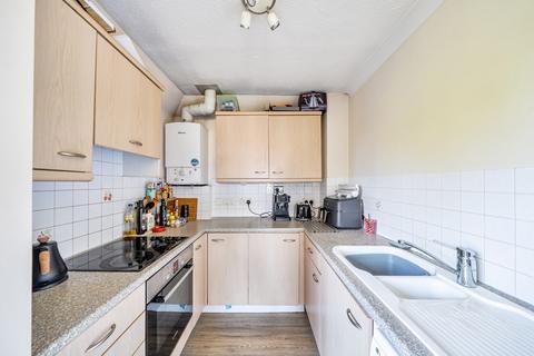 2 bedroom flat for sale, Archers Road, Banister Park, Southampton, Hampshire, SO15