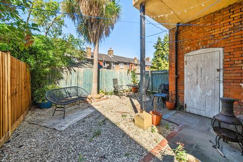 2 bedroom maisonette for sale, Barcombe Avenue, Streatham Hill, London, SW2
