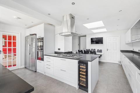 3 bedroom detached house for sale, Oaklands Avenue, Watford WD19