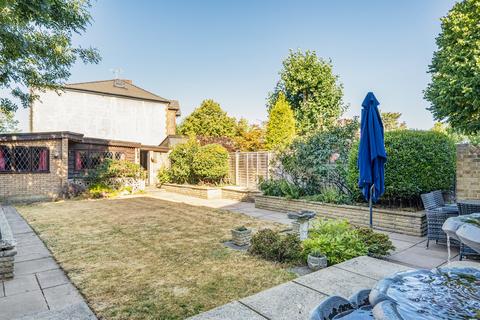 3 bedroom semi-detached house for sale, Wellington Road, Enfield