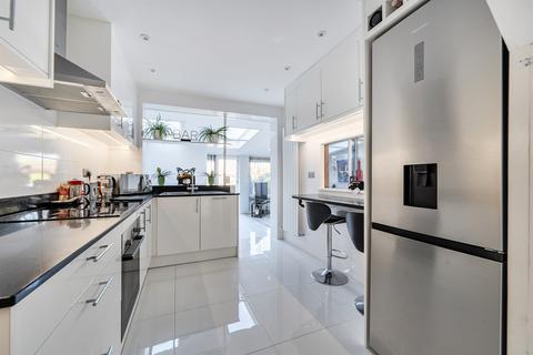 3 bedroom semi-detached house for sale, Wellington Road, Enfield