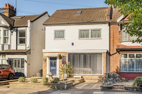 3 bedroom semi-detached house for sale, Wellington Road, Enfield