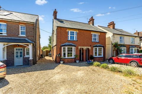 4 bedroom semi-detached house for sale, Weedon Hill, Hyde Heath, Amersham, Buckinghamshire, HP6
