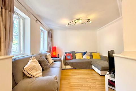 4 bedroom terraced house to rent, Brockwell Park Row, London SW2