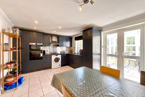 4 bedroom terraced house to rent, Brockwell Park Row, London SW2