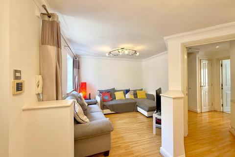 4 bedroom terraced house to rent, Brockwell Park Row, London SW2