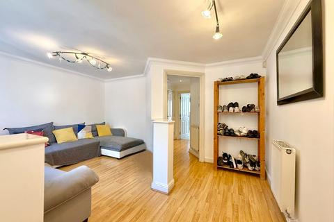 4 bedroom terraced house to rent, Brockwell Park Row, London SW2