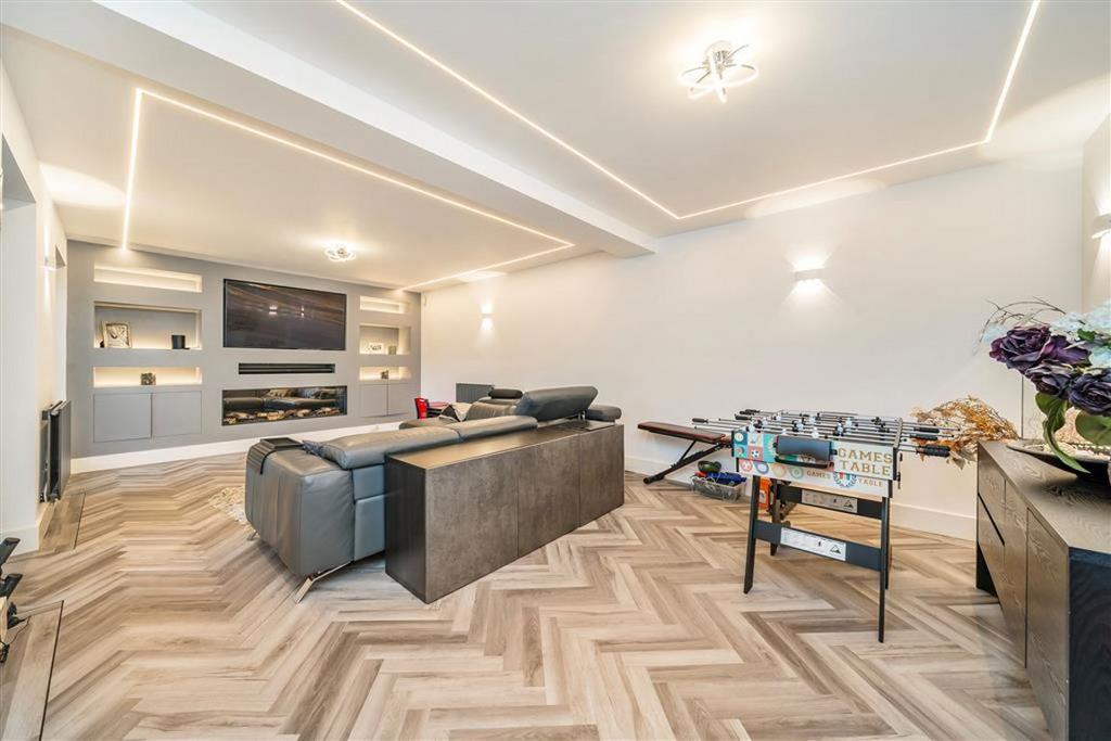 House in London - View 2