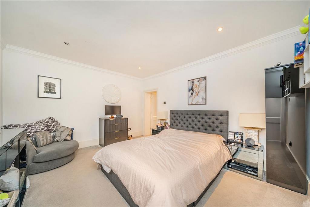 House in London - View 5