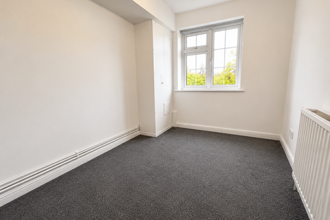 2 bedroom flat to rent, Forest Road, Leytonstone, E11