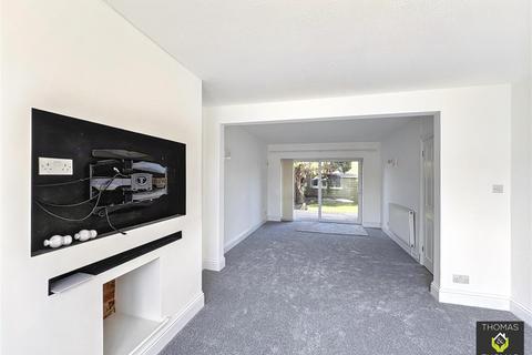 3 bedroom semi-detached house to rent, Old Painswick Road, Gloucester
