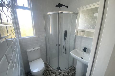 2 bedroom terraced house to rent, Cromwell Street, Heaton Norris