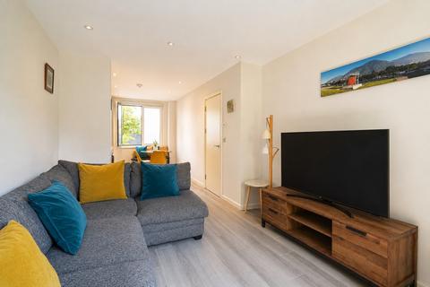 2 bedroom flat for sale, Roxborough Avenue, Harrow HA1