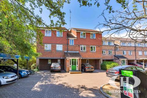Adrienne Avenue, Southall