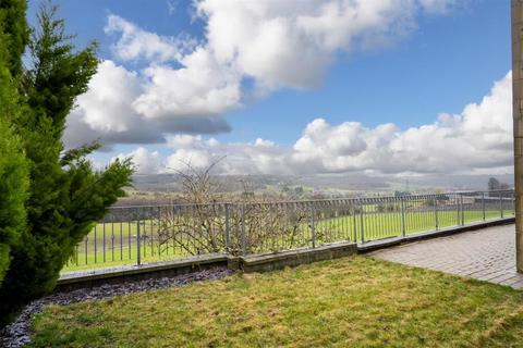 7 bedroom detached house to rent, Long Croft View, Batley