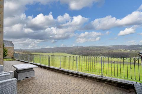 7 bedroom detached house to rent, Long Croft View, Batley