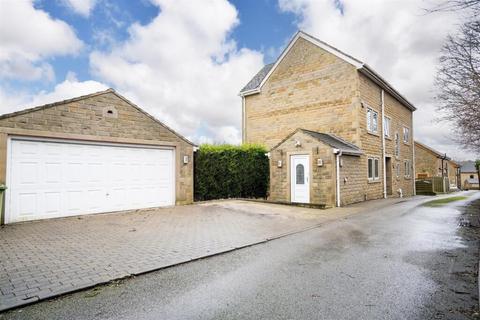 7 bedroom detached house to rent, Long Croft View, Batley