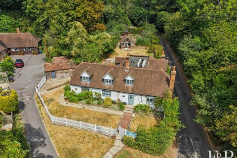6 bedroom country house for sale, Henley Road, Medmenham, Marlow