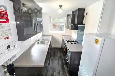 2 bedroom end of terrace house to rent, Tyldesley Street, Manchester, M14 4JW