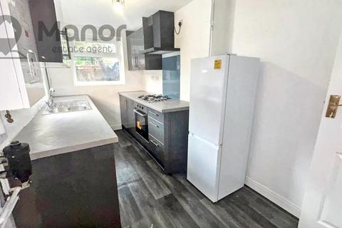 2 bedroom end of terrace house to rent, Tyldesley Street, Manchester, M14 4JW