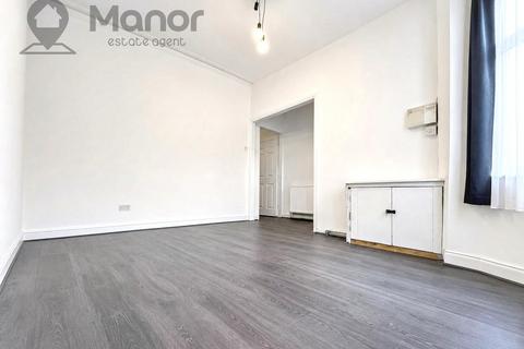 2 bedroom end of terrace house to rent, Tyldesley Street, Manchester, M14 4JW