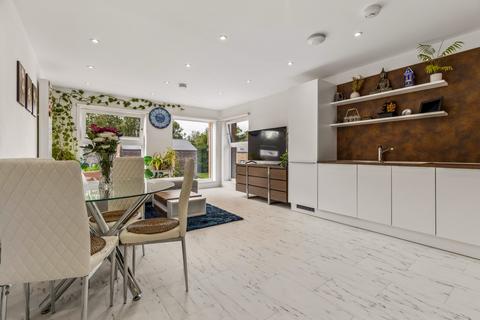 2 bedroom apartment for sale, Festival Court, Glasgow