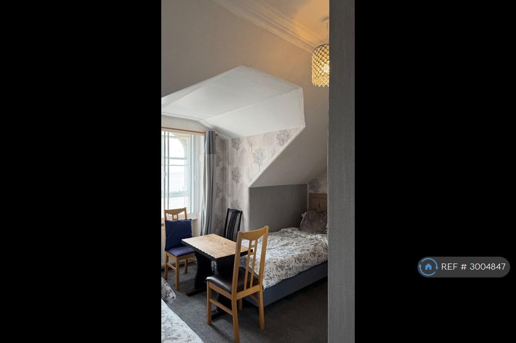 Straiton Place, Edinburgh, EH15