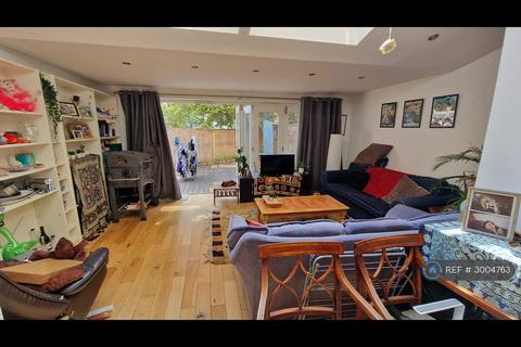 2 bedroom maisonette to rent, Lower Cheltenham Place, Bristol, BS6