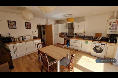 2 bedroom maisonette to rent, Lower Cheltenham Place, Bristol, BS6