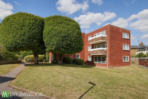 2 bedroom ground floor flat for sale, Lansdowne Court, Broxbourne|Spacious Ground Floor Apartment|Moments from Station