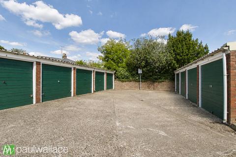 2 bedroom ground floor flat for sale, Lansdowne Court, Broxbourne|Spacious Ground Floor Apartment|Moments from Station