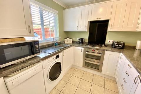 2 bedroom semi-detached house for sale, Gardenia Drive, Fareham PO15