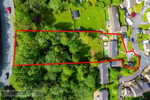 3 bedroom detached house for sale, Heys Gardens, Thongsbridge, Holmfirth, HD9