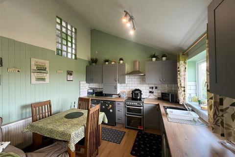 3 bedroom detached house for sale, Heys Gardens, Thongsbridge, Holmfirth, HD9
