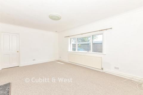 2 bedroom chalet for sale, Chichester Road, Bognor Regis PO21