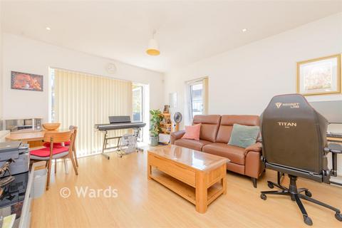 2 bedroom apartment for sale, Sterling Road, Bexleyheath, Kent