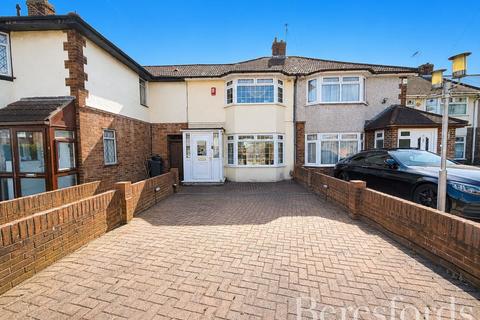 Esmond Close, Rainham, RM13