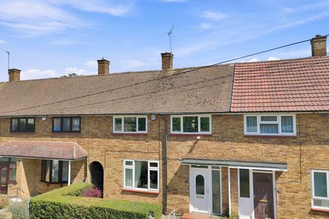 Woodbridge Lane, Romford, RM3