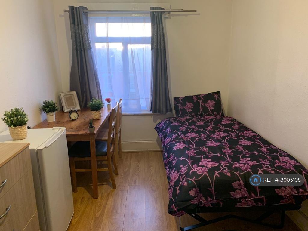 House in London - View 2