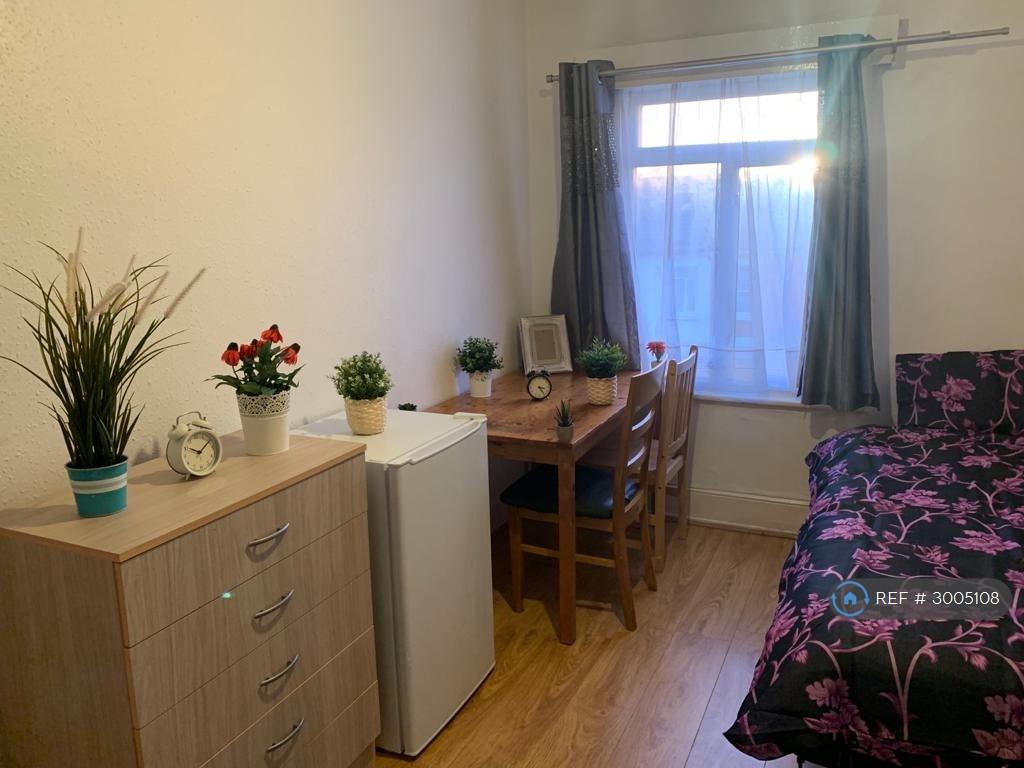 House in London - View 3