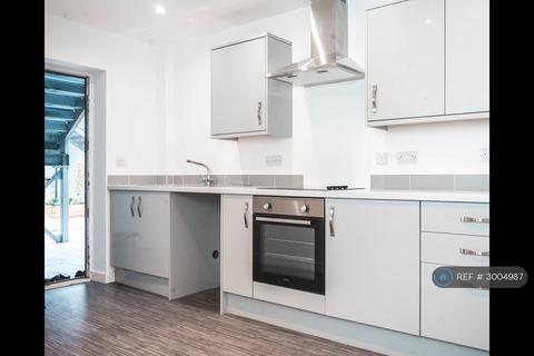 1 bedroom flat to rent, Coronation Court, Stoke-On-Trent, ST4