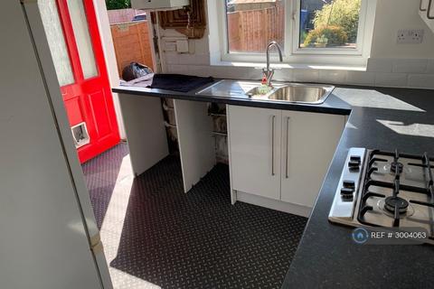 2 bedroom terraced house to rent, Athol Street, Stockport, SK4