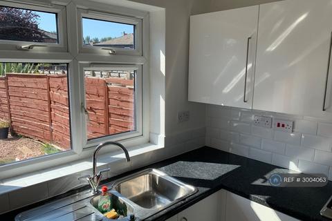 2 bedroom terraced house to rent, Athol Street, Stockport, SK4